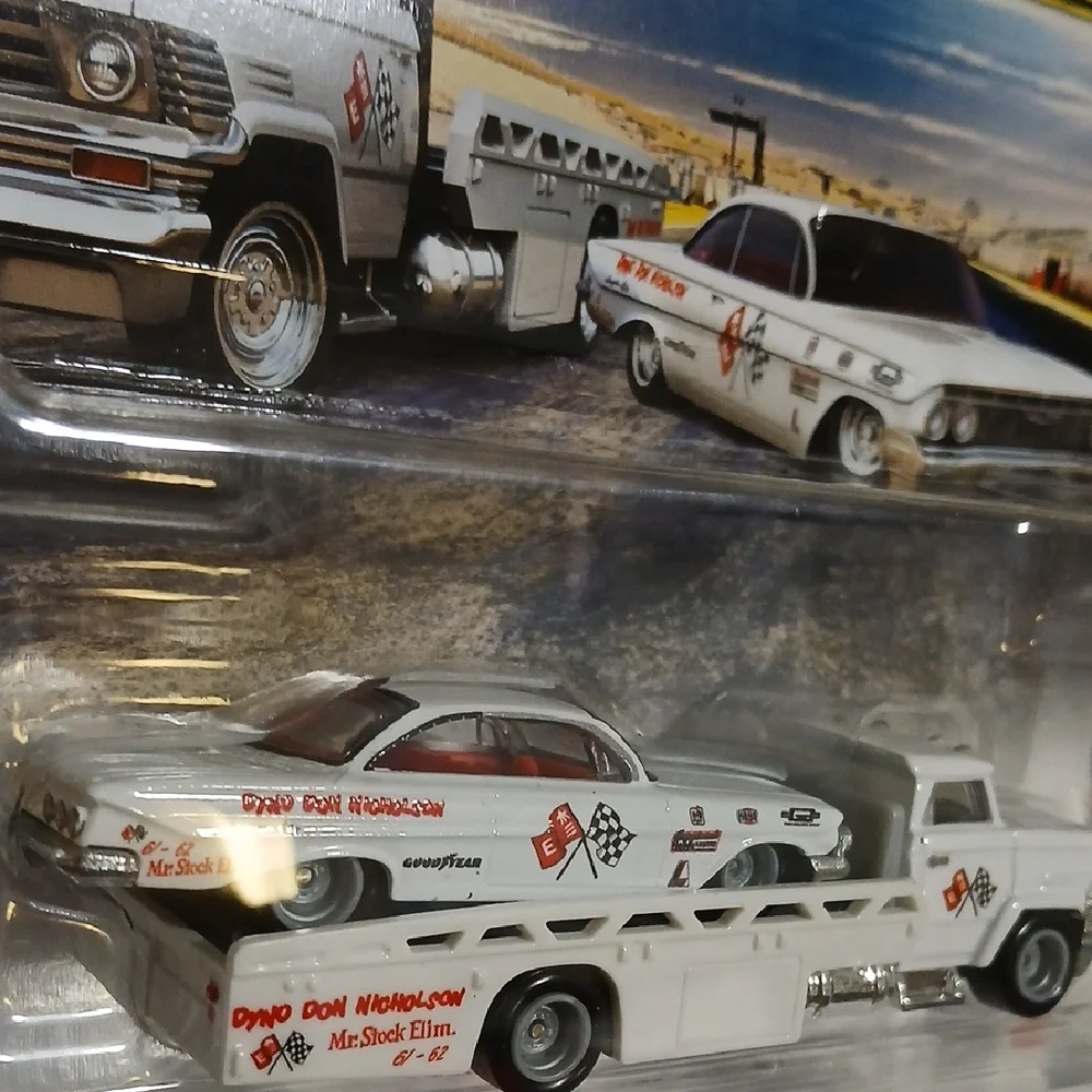 Hot Wheels PREMIUM .. DYNO DON '61 Impala and Horizon Hauler TEAM TRANSPORT Set